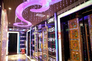  - Xiangjiang Lihua Hotel - Urumqi