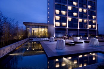 -- - Doubletree by Hilton Huaqiao-Kunshan