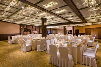  - Hangzhou The First World Hotel 