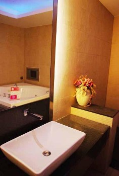  - Ningbo Haishu Fenghua Lizhi Hotel