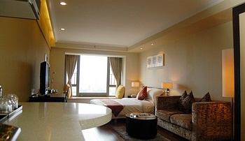 Business Room - She & He Apartment - Zhujiang New Offshore