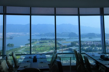  - Zhaoqing Starlake Pearl Hotel