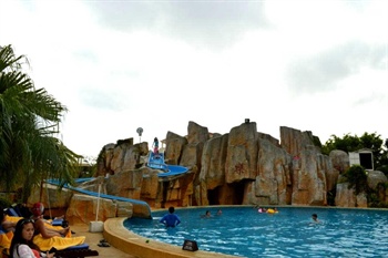  - Yalong Bay Universal Resort Sanya