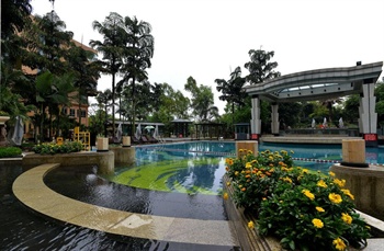  - Yufu Hot Springs Hotel  