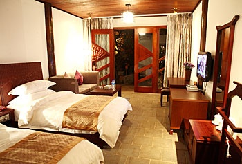 -- - JFYH Holiday Inn - Lijiang