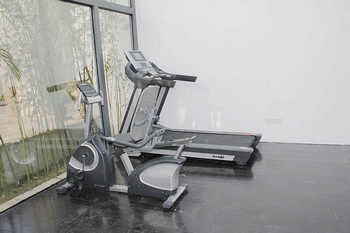 Fitness Center - Mengdiezhuang Hotel - Lijiang