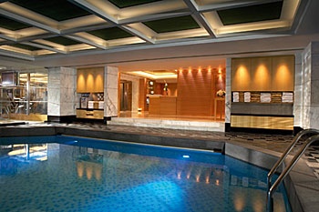 Swimming Pool - Kowloon Shangri-la Hotel