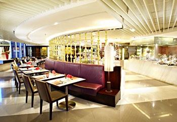 Restaurant - The Royal Pacific Hotel and Towers