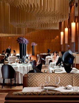  - The Landmark Mandarin Oriental Hong Kong