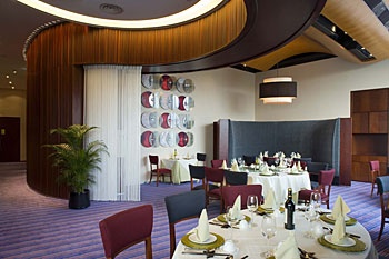 Restaurant - Le Meridien Cyberport Hong Kong