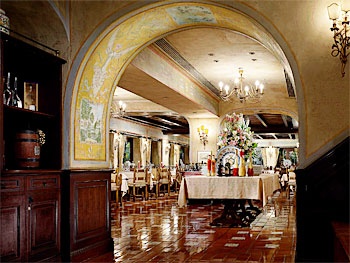 Restaurant - Royal Garden Hotel