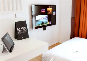  - Ovolo 286 Queen’s Road -Hongkong