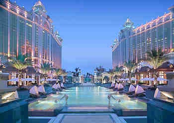 Swimming Pool - Banyan Tree Macau