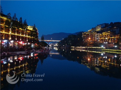 Tianmen Mountain and Fenghuang 3 Days Tour